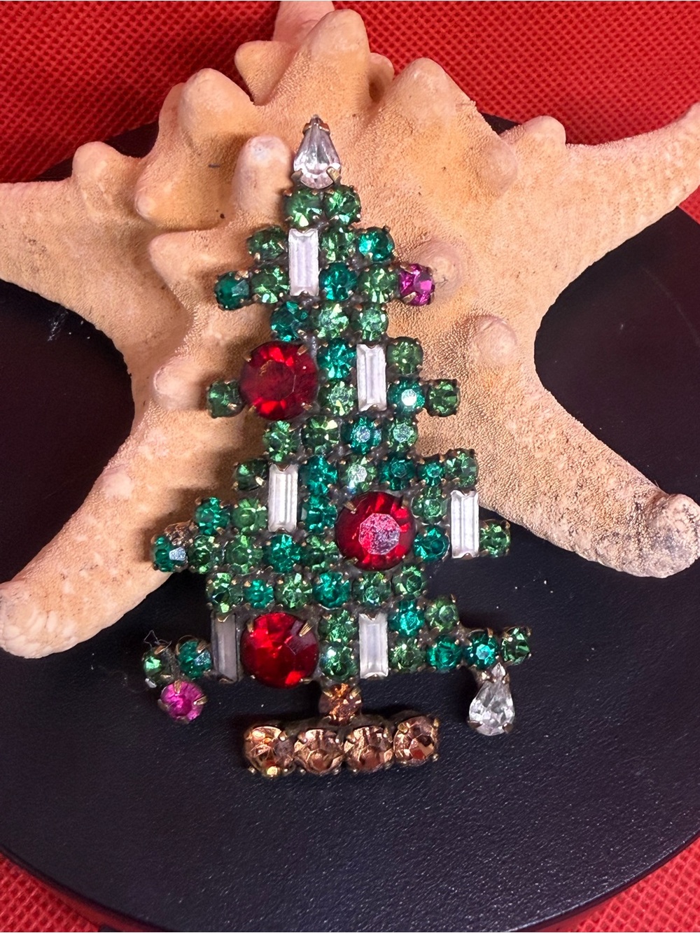 Vintage Wiess Emerald Green Rhinestone Christmas Tree Brooch 6 Candles